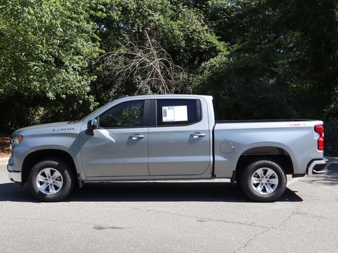 Used 2025 Chevrolet Silverado 1500 LT AWD/4WD image 6