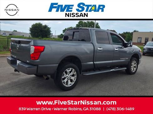 Used 2017 Nissan Titan SV RWD image 12
