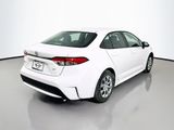 Used 2022 Toyota Corolla LE image 5