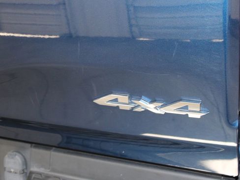 Used 2023 RAM 1500 Laramie AWD/4WD image 18