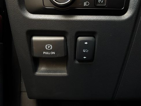 Used 2024 Ford Expedition Limited AWD/4WD image 32