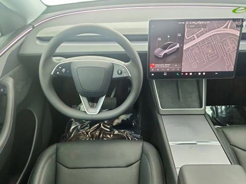 Used 2026 Tesla Model Y 2WD image 34