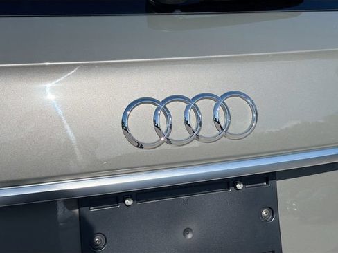 Used 2023 Audi SQ5 Prestige w/ Prestige Package AWD/4WD image 11