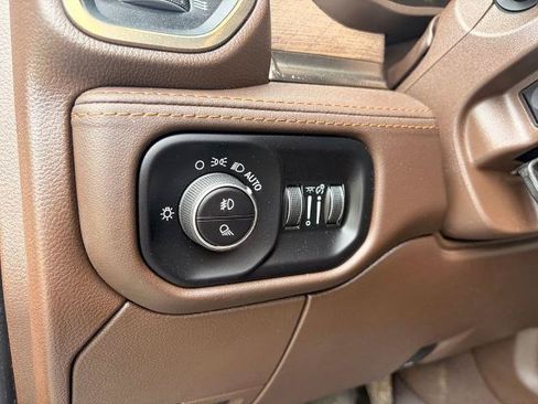 Used 2025 RAM 2500 Limited AWD/4WD image 17