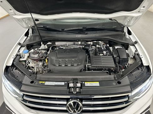 Certified 2022 Volkswagen Tiguan SE w/ Panoramic Sunroof Package image 11