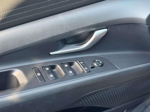 Used 2025 Hyundai Elantra SE FWD image 19