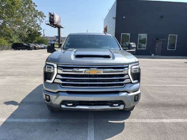 Used 2024 Chevrolet Silverado 2500 High Country w/ High Country Premium Package AWD/4WD image 3