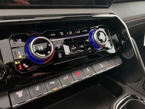 New 2026 GMC Sierra 2500 AT4 w/ AT4 Premium Plus Package image 24