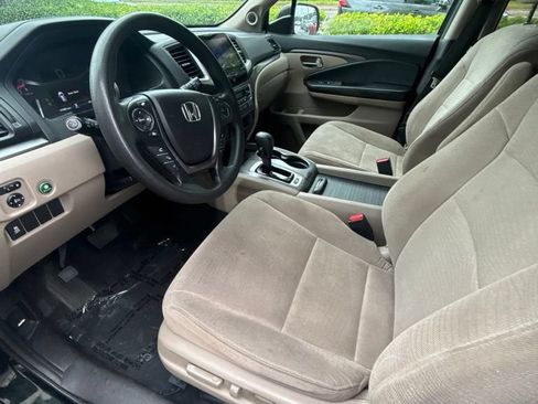 Used 2018 Honda Pilot EX image 11