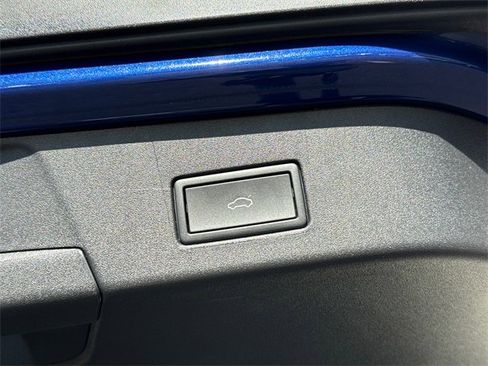 Certified 2022 Volkswagen ID.4 Pro S w/ Gradient Package image 13