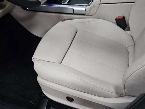 New 2026 Mercedes-Benz GLB 250 image 4