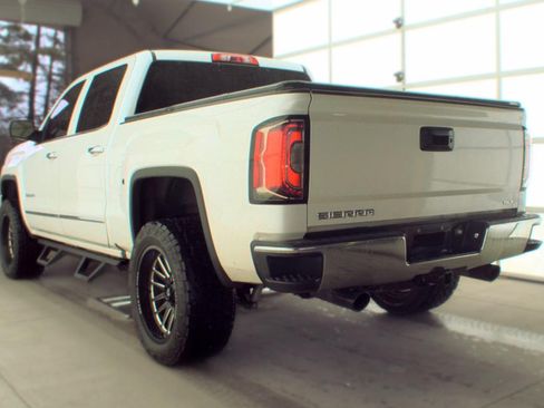 Used 2018 GMC Sierra 1500 SLT w/ SLT Premium Package AWD/4WD image 5