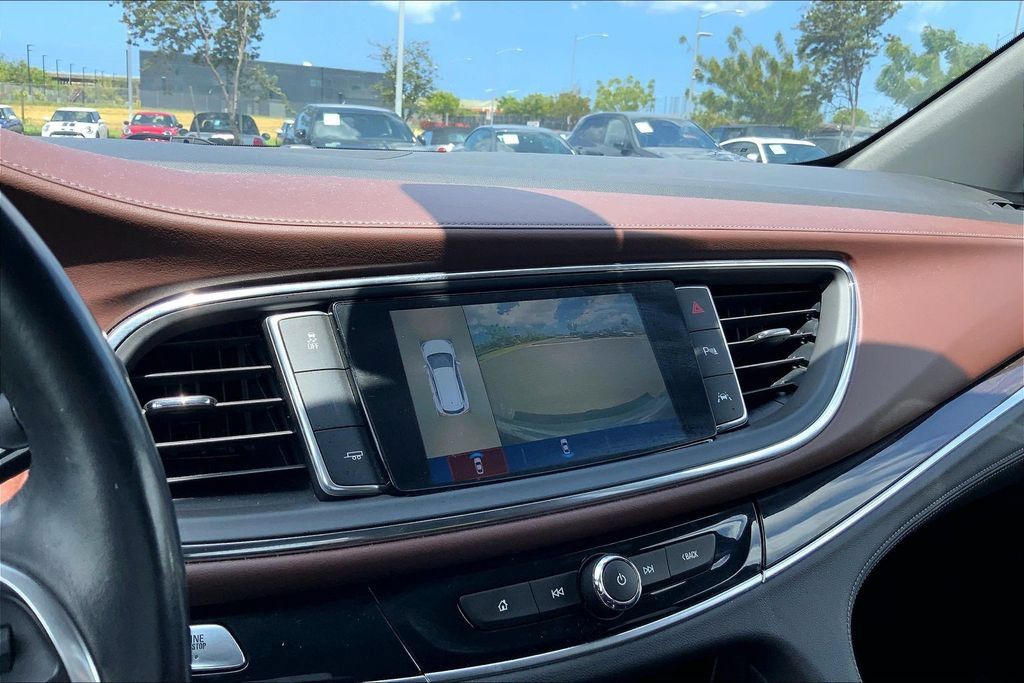 Used 2018 Buick Enclave Avenir w/ Avenir Technology Package FWD image 18