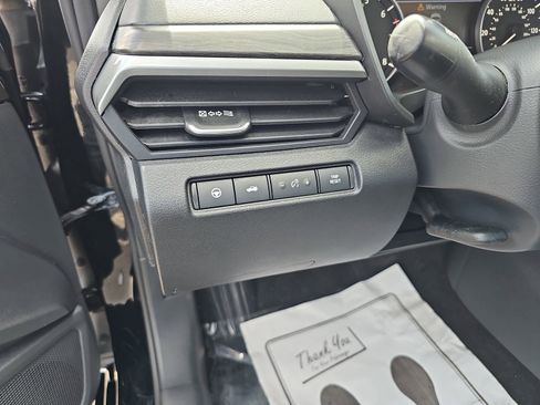 Used 2023 Nissan Altima 2.5 SV w/ SV Premium Package image 14