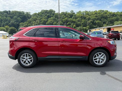 Used 2024 Ford Edge SEL w/ Convenience Package AWD/4WD image 4