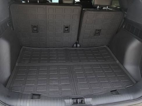 Used 2025 Ford Escape SE FWD image 12