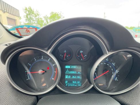 Used 2013 Chevrolet Cruze LT FWD image 14