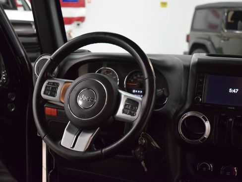 Used 2017 Jeep Wrangler Rubicon AWD/4WD image 20