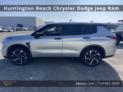 Used 2022 Mitsubishi Outlander SE image 8