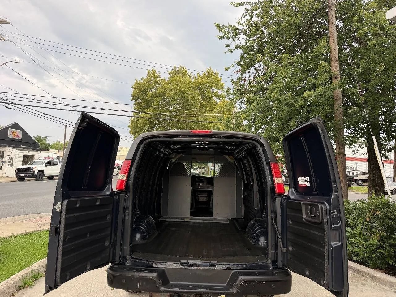 Used 2015 Chevrolet Express 2500 w/ Cold Climate Package RWD image 39