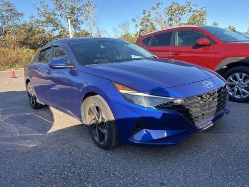 Used 2023 Hyundai Elantra SEL w/ Convenience Package image 4