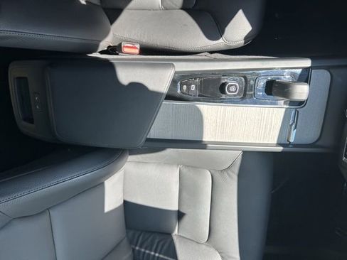 Certified 2025 Volvo XC60 B5 Plus AWD/4WD image 26