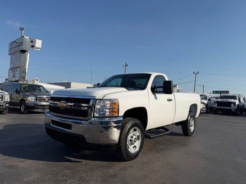Used 2013 Chevrolet Silverado 2500 W/T image 2