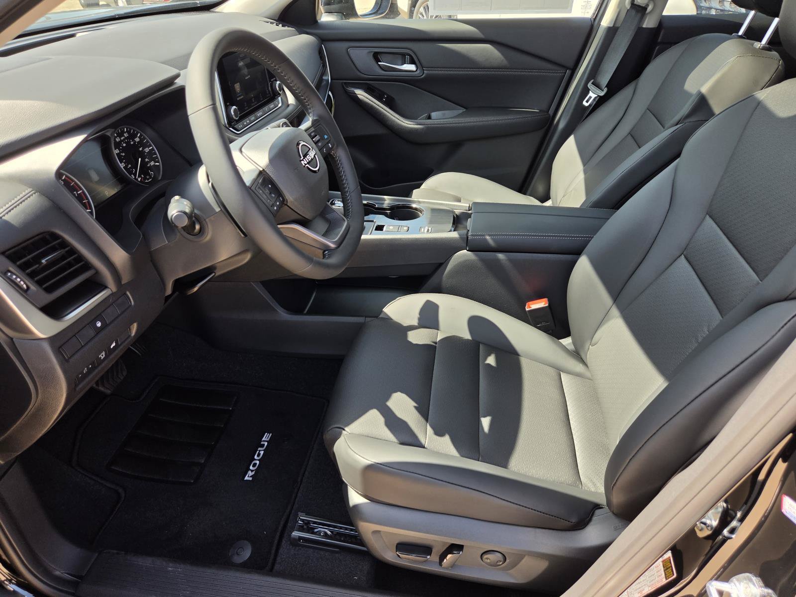 New 2026 Nissan Rogue Dark Armor FWD image 20