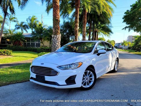 Used 2020 Ford Fusion SE image 5