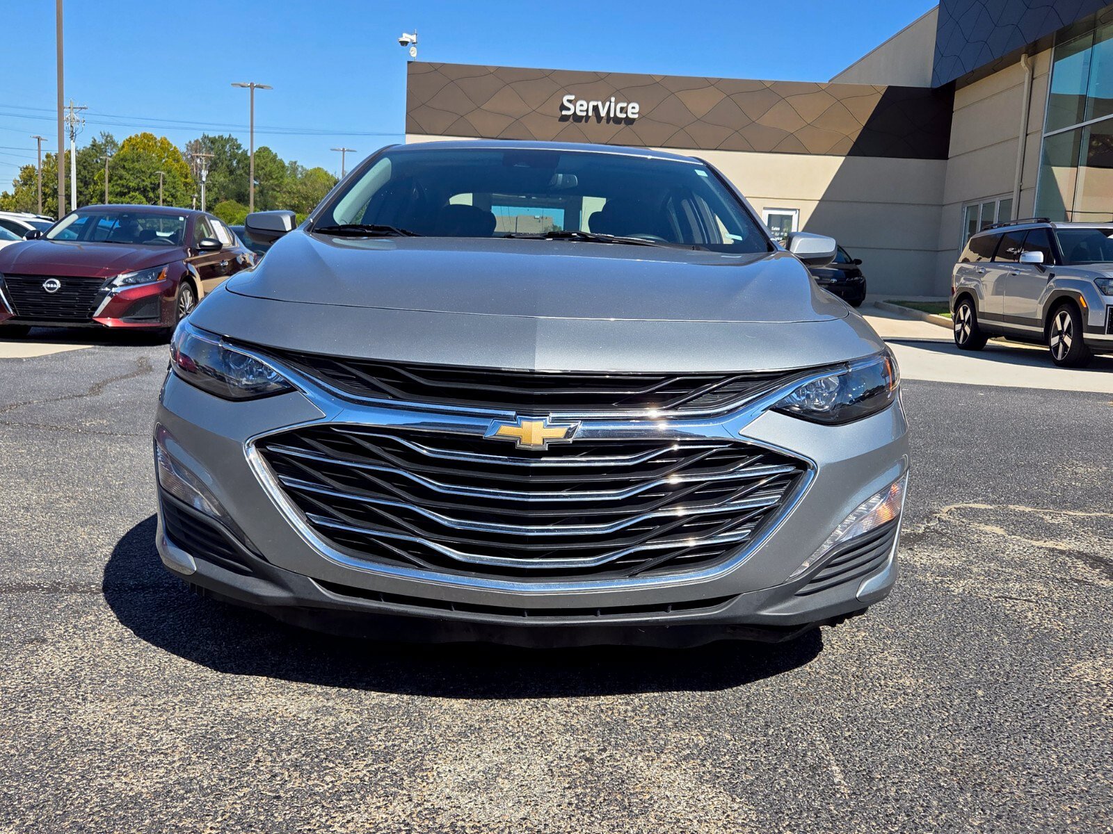 Used 2024 Chevrolet Malibu LT FWD image 2