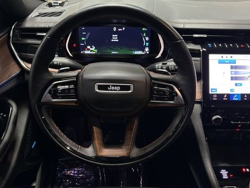 Used 2022 Jeep Grand Cherokee Summit w/ Advanced Protech Group IV AWD/4WD image 20