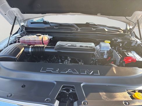 Used 2022 RAM 1500 Big Horn AWD/4WD image 9