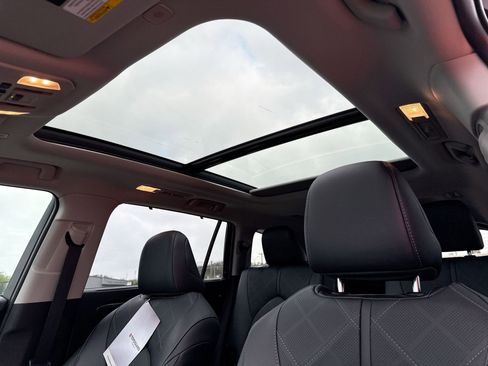 Certified 2026 Toyota Highlander Platinum image 16