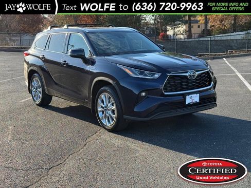Certified 2022 Toyota Highlander Limited image 1