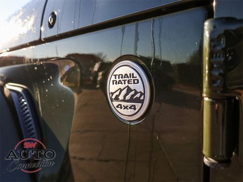 Used 2022 Jeep Wrangler Unlimited Sahara image 27