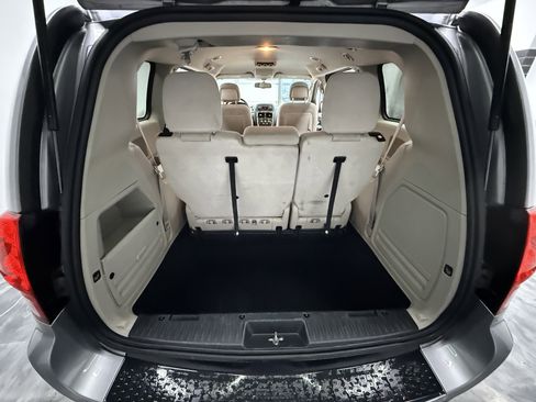 Used 2017 Dodge Grand Caravan SE w/ Power Window Group image 20