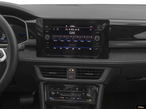 New 2025 Volkswagen Taos SE image 9