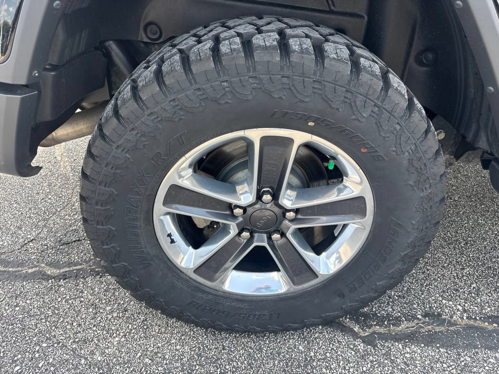 Used 2020 Jeep Wrangler Unlimited Sahara AWD/4WD image 12