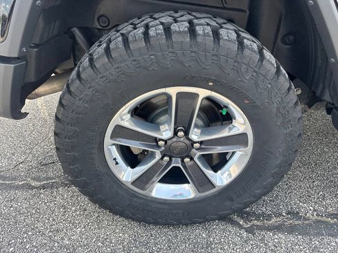 Used 2020 Jeep Wrangler Unlimited Sahara AWD/4WD image 12