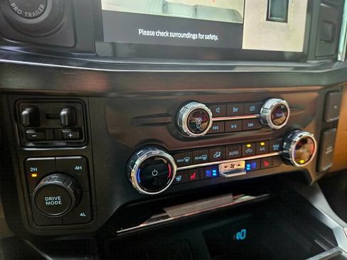 Used 2023 Ford F350 Lariat w/ Lariat Ultimate Package AWD/4WD image 14