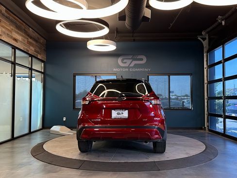 Used 2023 Nissan Kicks SV image 4