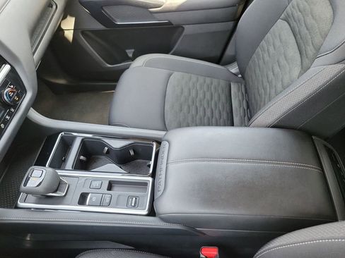 Used 2025 Nissan Pathfinder SV FWD image 22