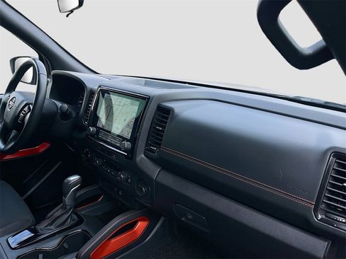Used 2024 Nissan Frontier PRO-4X w/ Off-Road Protection Package image 28