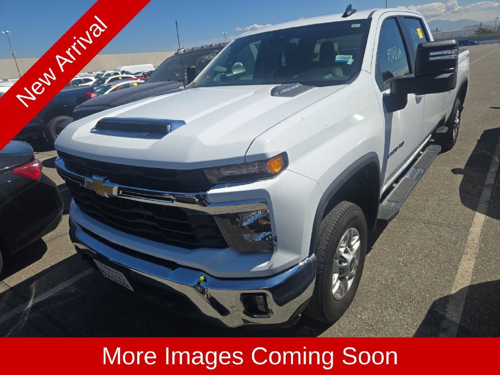 Used 2025 Chevrolet Silverado 2500 LT w/ Convenience Package AWD/4WD image 3
