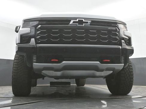 Used 2025 Chevrolet Silverado 1500 ZR2 w/ Technology Package AWD/4WD image 28