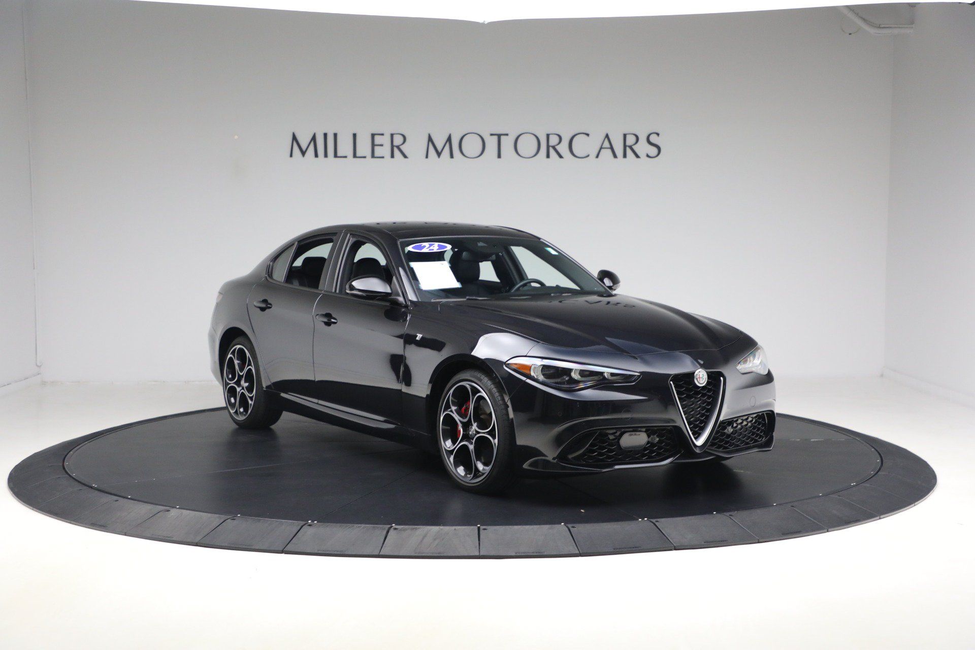 Used 2024 Alfa Romeo Giulia Ti AWD/4WD image 12