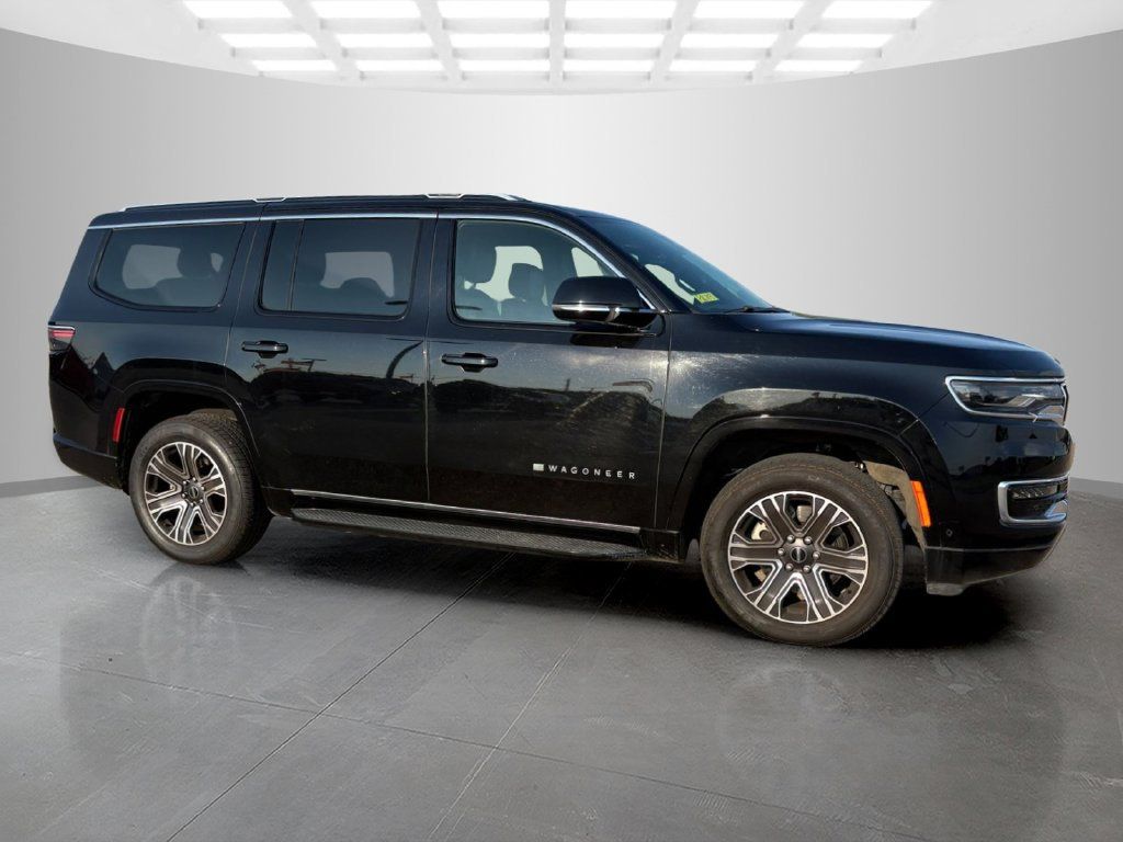 Used 2025 Jeep Wagoneer 4WD w/ Premium Group I image 3