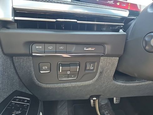 Used 2026 Cadillac Escalade V AWD/4WD image 32