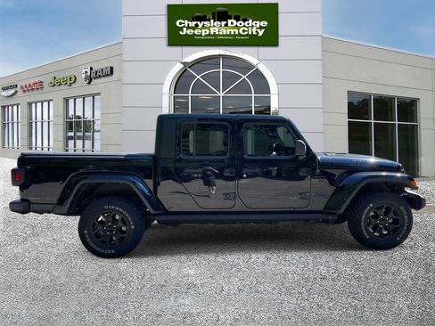 Used 2022 Jeep Gladiator Sport AWD/4WD image 5