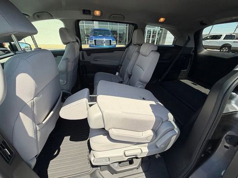 Used 2022 Honda Odyssey EX image 13